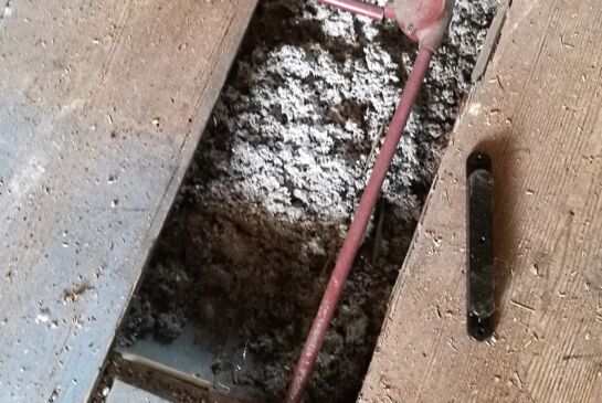 Isolatiemateriaal in de vloerconstructie