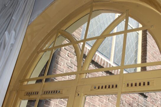 Ventilatierooster in een bestaand raam