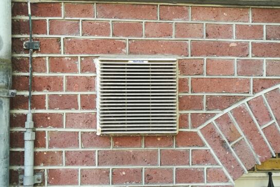 Ventilator in een gevel