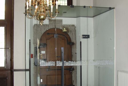 Glazen tochtportaal